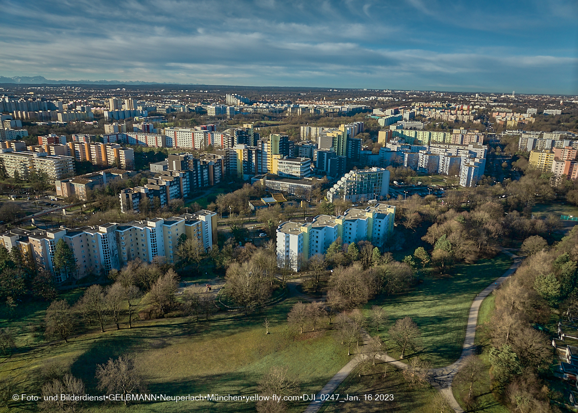 16.01.2023 - Marx-Zentrum mit Grundschule und Umgebung